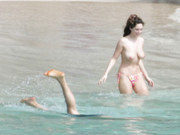 Summer Naked Girls 40 Sexy Pics HQ