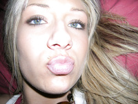 Vicki - amateur blonde solo set