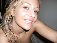 Vicki - amateur blonde solo set