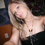 Vicki - amateur blonde solo set