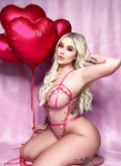 kali Roses  American Boobs: Fake/Enhanced Bra/cup size: 34DDD)