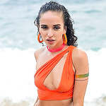 Geishakyd32 years young 1991 (48 kg) (160 cm) Bra/cup size: 34BBoobs: Real/Natural