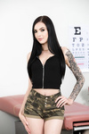 marley brinx 28 years young 1994 canada ( 48 kg)(165 cm) Bra/cup size: 32BBoobs: Real/Natural