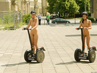 Desnudas en la calle