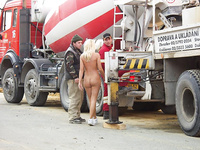 Nude in publico: Sin temor