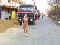 Nude in publico: Sin temor