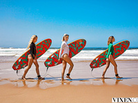 Bella Spark, Kelly Collins, Christy White - Surf Bunnies Seduce Instructor