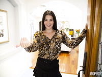 LaSirena69 - Pro Gamer Buys House