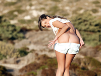 Maria IN THE MIDDLE OF NOWHERE