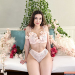 J u l i a . k h a l j i i t