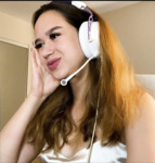 Dasha Of Russia Reacts