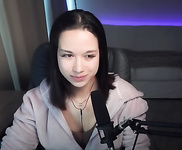 Dasha Of Russia Reacts