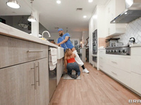 Thirsty Stepmom & The Coach’s Nerdy Daughter