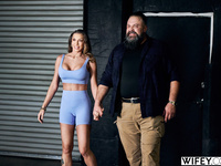 LorReign And Anthony - Anal-Loving MILF Squirts All Over His