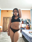 Mature desi indian girl showing himself