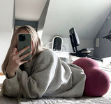 Blonde Canadian E-girl Jessie