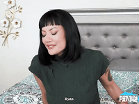 “¿Te gusta grabar a la gente? ¡Graba esto, pervertido!” Kitty toma el control