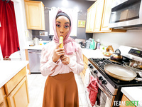 Shy Hijab Girl Learns All About a Weird American Tradition (10)