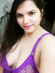 Next Door Bhabhi Nude Photos Shared By Neighbor