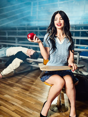 Asteria Jade sexy colegiala vampira sedienta de polla