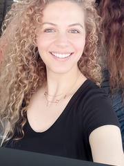 Farah Benni IG thotty