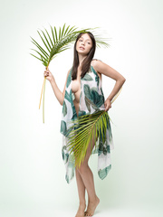 Olivia Linz - Palmwedel