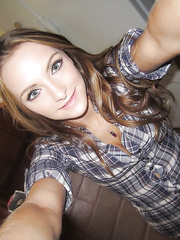 Kennedy Nash is doing some outstanding self shots while she is naked