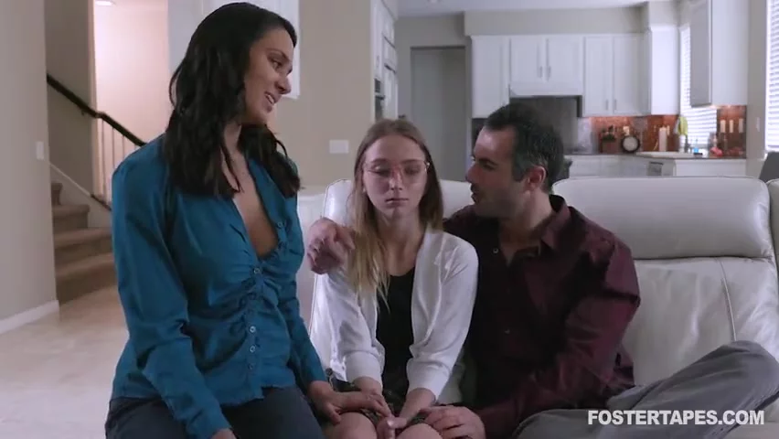 Mom Dad Son And Daughter Sex Foursome - Mom, dad & daughter threesome - Macy Meadows, Alexis Zara