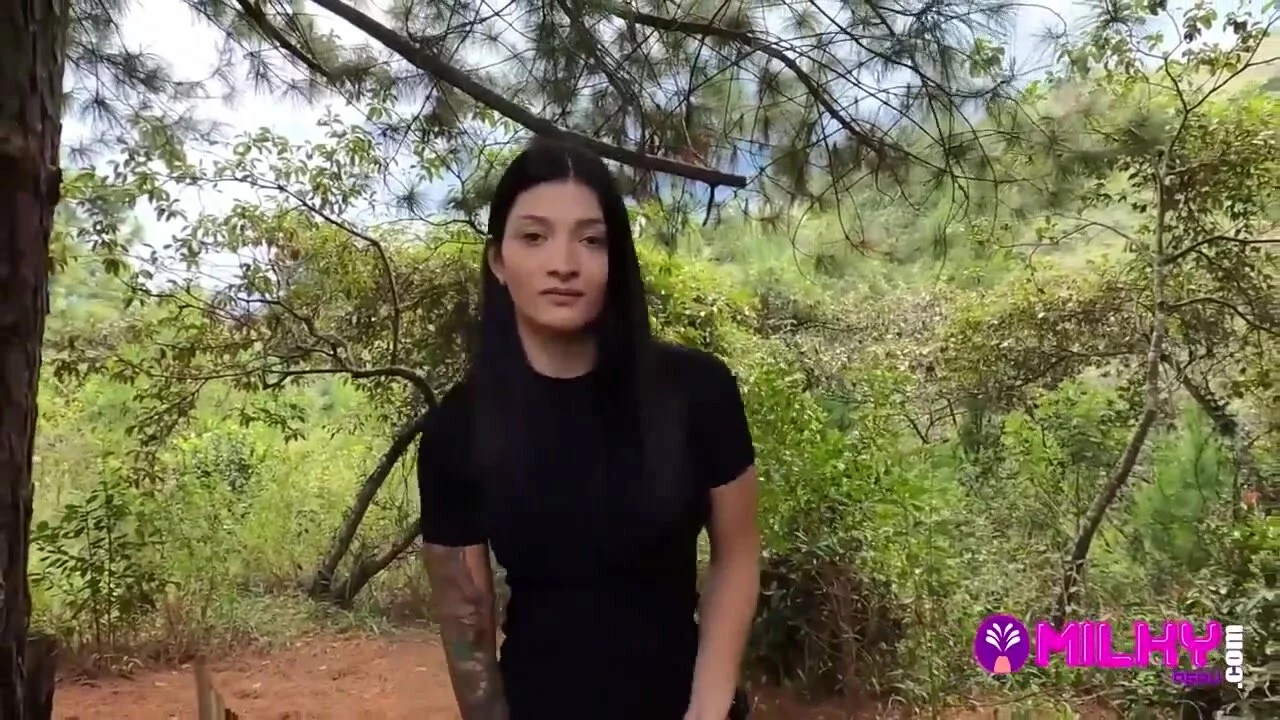 Ofreciendo Dinero A Chica Sexy En El Bosque A Cambio De Sexo - Español xxx