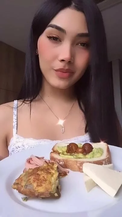Shemale Having Sex With Food - Shemale eating cum