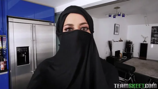 Arab Woman Mask Porn - Arab girl big boobs sex - New porn