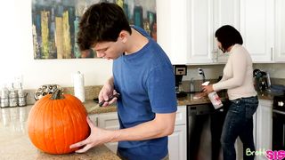320px x 180px - Brother and sister Halloween porno with red pumpkin - Aubrey Sinclair - HD  720p